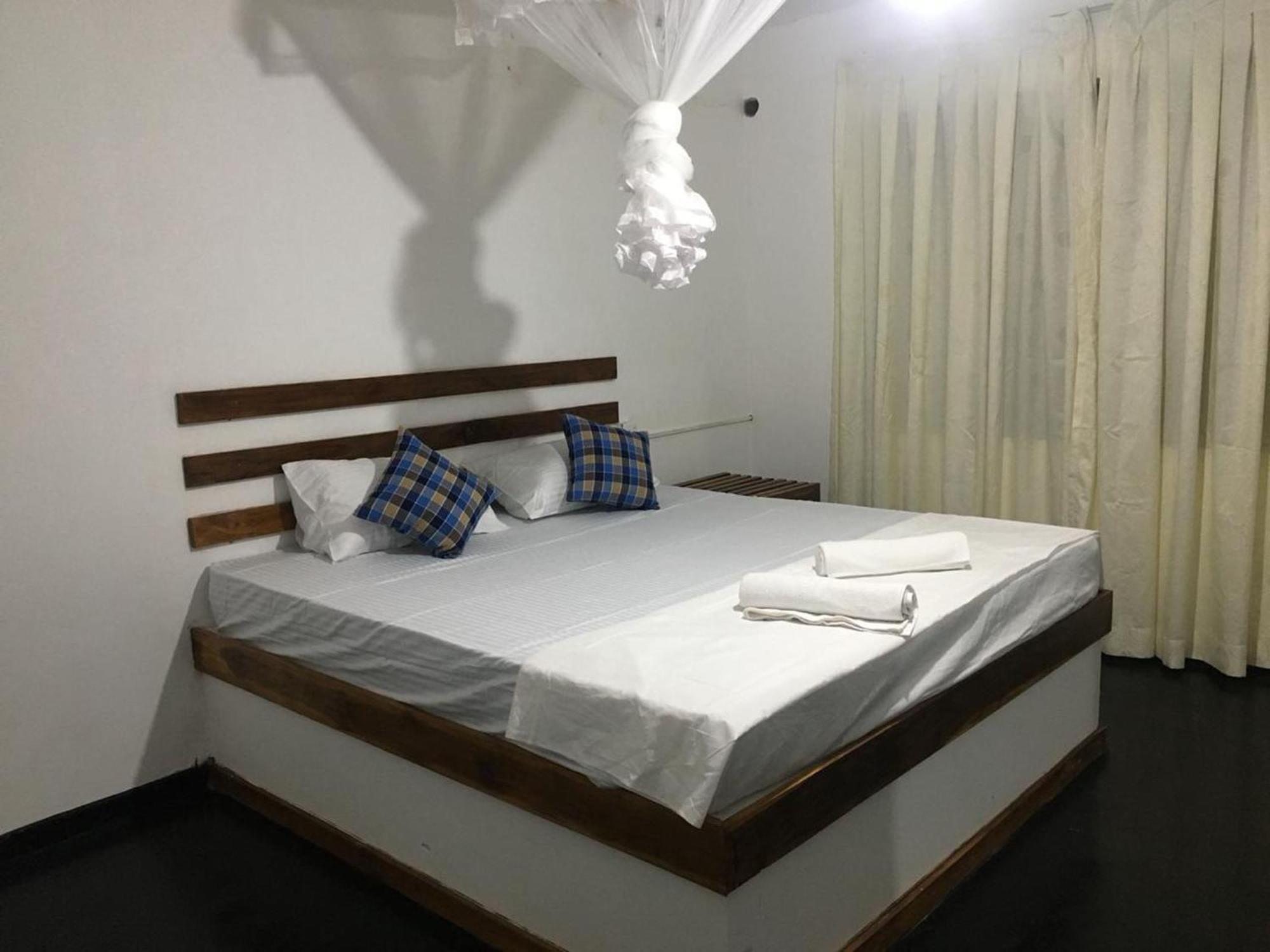 Wild Eagle Safari Resort Udawalawe Bagian luar foto
